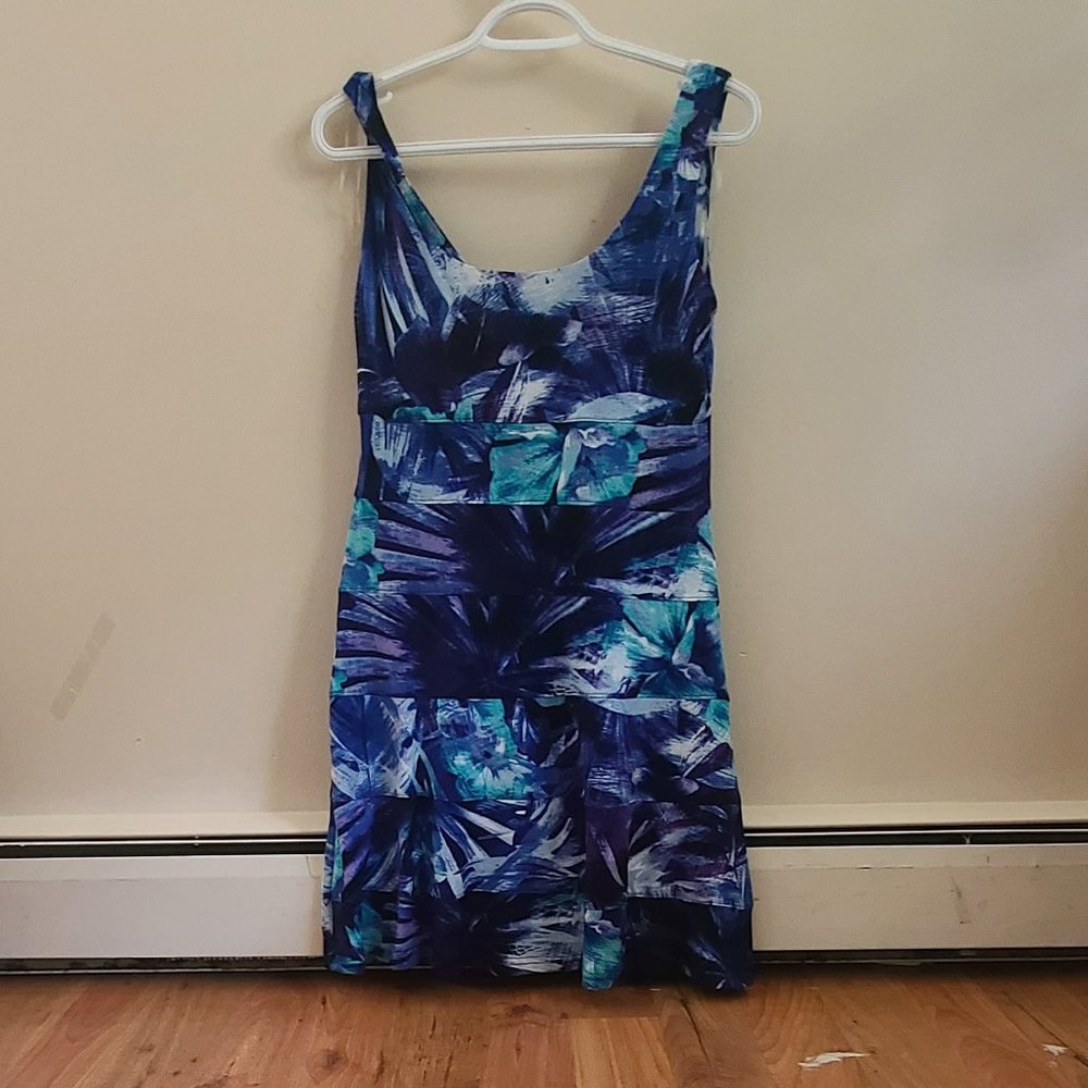 Laura Petite  Mini Dress  Size 8   Materials:Polyester & Spandex